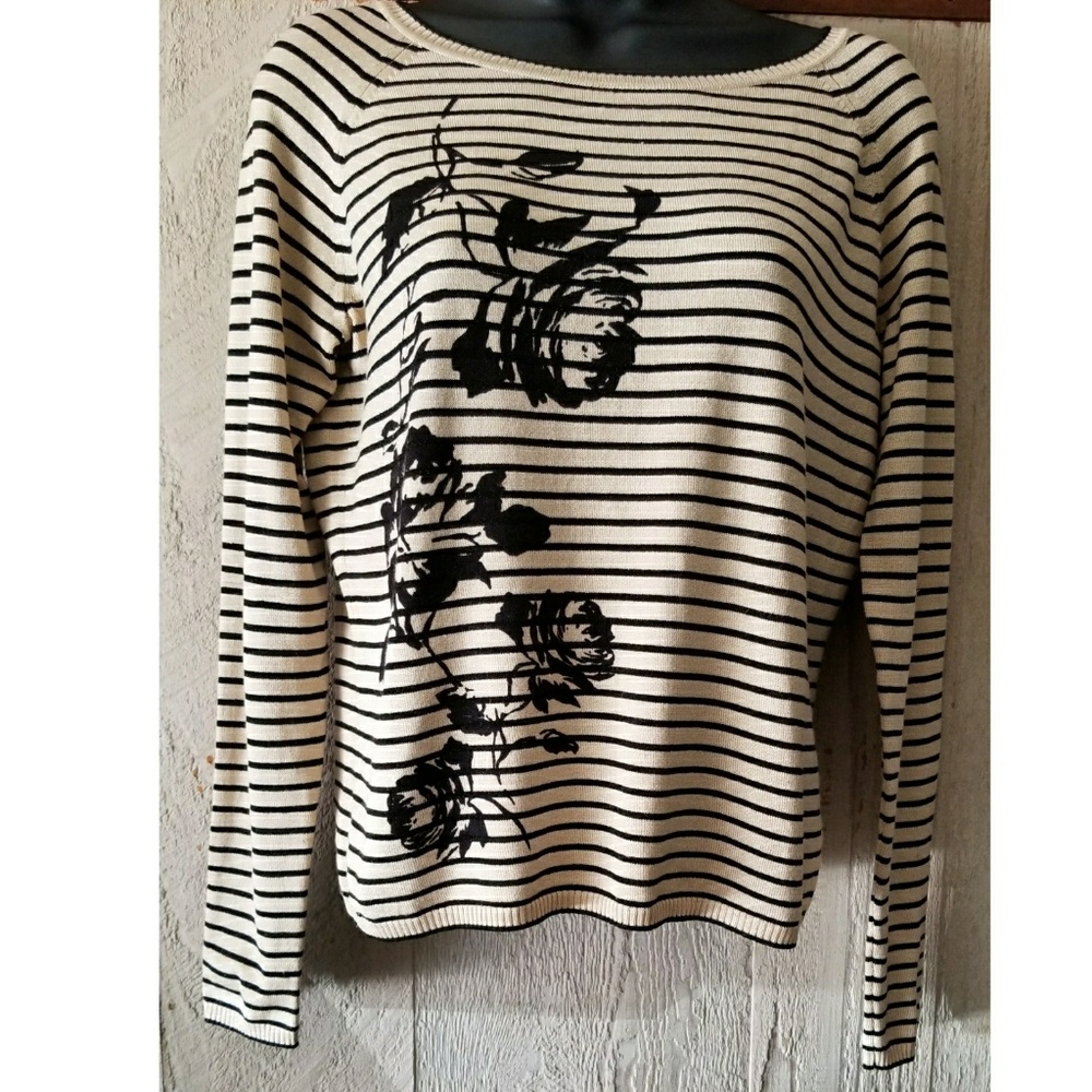 Saks 5th Ave long sleeve tee